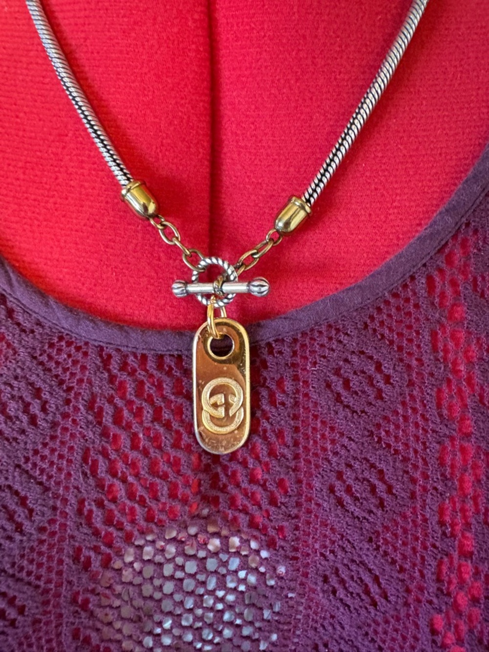 Authentic Gucci gold  charm with 19" unbranded toggle chain - Picture 3 of 8